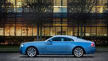 Rolls-Royce Wraith se sokolem