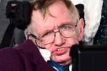 Lidstvo může podle Hawkinga dlouhodobě přežít za předpokladu, že se mu podaří založit kolonie na jiných planetách.