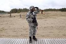 Americký voják na manévrech v Koreji. Ilustrační snímek