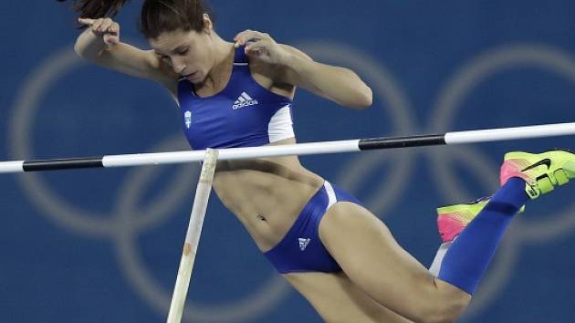 Olympijskou vítězkou ve skoku o tyči je Řekyně Stefanídiová
