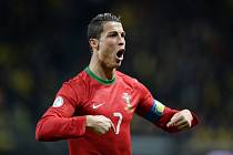 Cristiano Ronaldo poslal hattrickem proti Švédsku Portugalsko na MS do Brazílie.