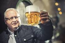 VÁCLAV BERKA, emeritní vrchní sládek Plzeňského Prazdroje, předseda poroty soutěže Pilsner Urquell Master Bartender.