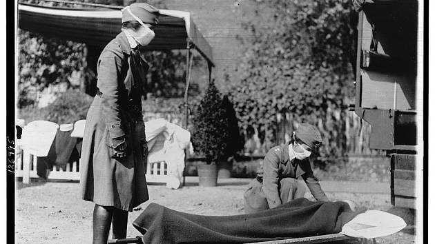 Španělská chřipka zasáhla v letech 1918 až 1920 celý svět a přinesla desítky milionů mrtvých