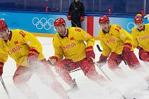 Hokejisté Číny při tréninku na domácí olympiádě.
