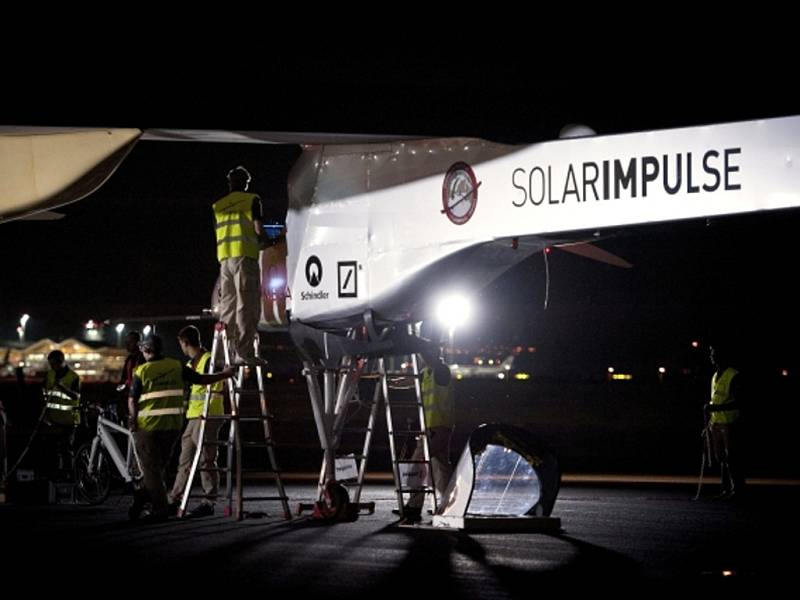 Experimentální letoun Solar Impulse poháněný sluneční energií zahájil dnes druhou etapu svého pokusného letu ze Švýcarska do Maroka s mezipřistáním ve Španělsku.