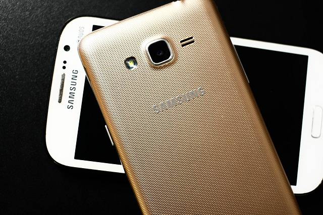 Mobilní telefony značky Samsung. Ilustrační foto.