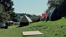 Tábor se nachází na břehu Orlické přehrady v místě zvaném Temešvár.