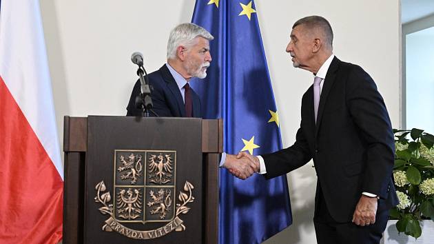 Prezident Petr Pavel a předseda hnutí ANO Andrej Babiš na briefingu po setkání na Pražském hradě