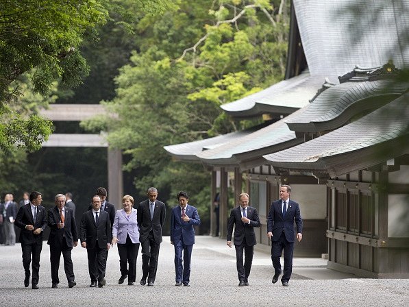 Návštěvou šintoistické svatyně začal dnes v japonském turistickém středisku Ise-Šima dvoudenní summit skupiny velkých světových ekonomik G7.