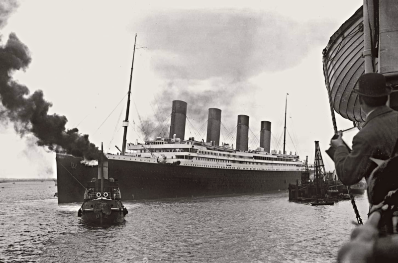 Titanic opouští Southampton