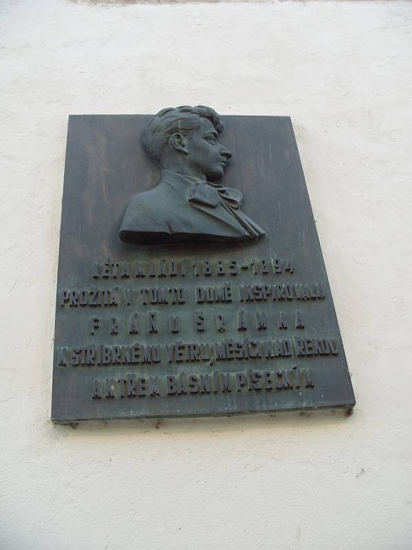 V domě U Koulí bydlel i básník a spisovatel Fráňa Šrámek