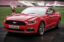 Ford během finále Ligy mistrů přijímal předobjednávky na nový Mustang.