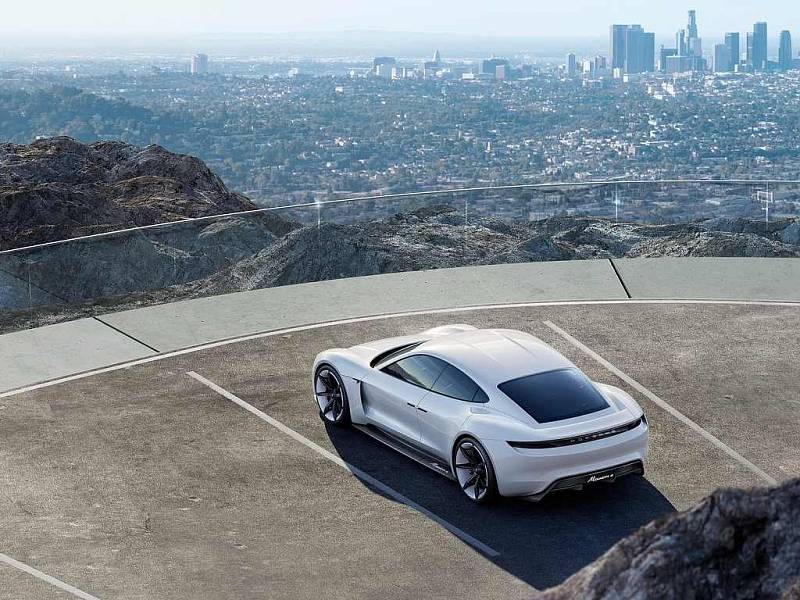 Koncept Porsche Mission E.