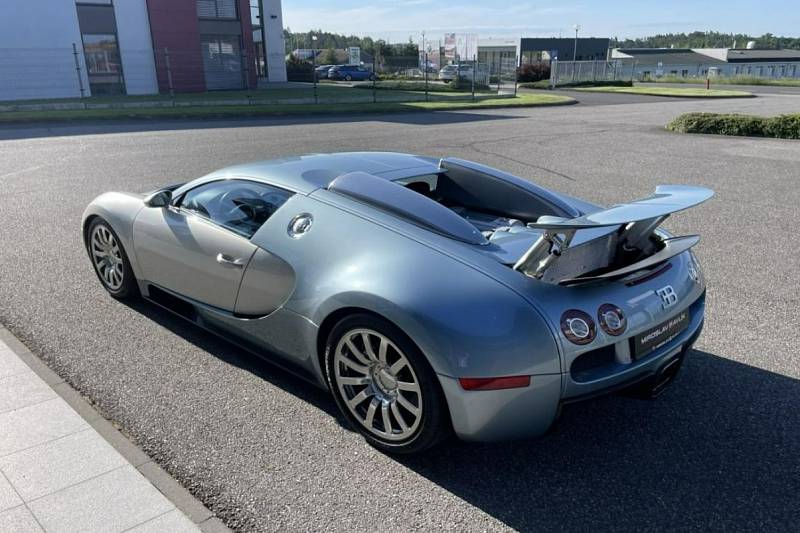 Bugatti Veyron nabízený v českém autobazaru