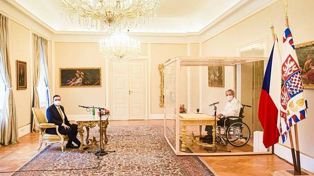 Prezident Miloš Zeman přijal 7. prosince 2021 dopoledne na zámku v Lánech kandidáta na ministra zahraničí Jana Lipavského (Piráti)