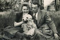 Hana Truncová se snoubencem Otakarem Čeňkem Truncem v roce 1949