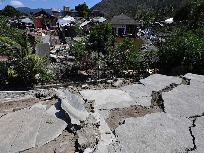 Zemětřesení na indonéském ostrově Sulawesi