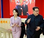 Severokorejský vůdce Kim Čong-un s manželkou Ri Sol-ču