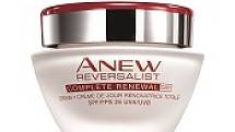 ÚČINNÝM bojovníkem s věkem je Obnovovací denní krém Anew Reversalist od Avonu.   Obnovovací denní krém Anew Reversalist, AVON, SPF 25, 50 ml, 450 Kč