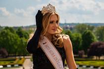 Terezinu cestu a přípravu na světovou soutěž můžete sledovat na profilech Miss České republiky, Miss Aura International nebo přímo na jejím Instagramu.