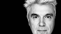Legenda. David Byrne, někdejší frontman Talking Heads, přijede na festival s velkou kapelou.