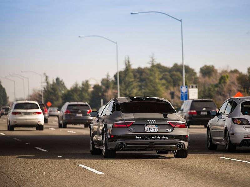 Autonomní Audi A7 samo ujelo téměř 900 kilometrů v provozu.