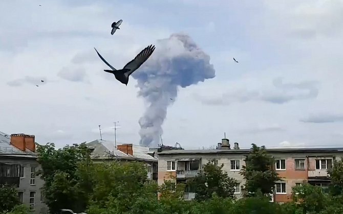 Série explozí v závodě na výrobu trhavin ve městě Dzeržinsk v centrální části Ruska.