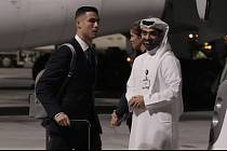 Cristiano Ronaldo po příletu do katarského Dauhá