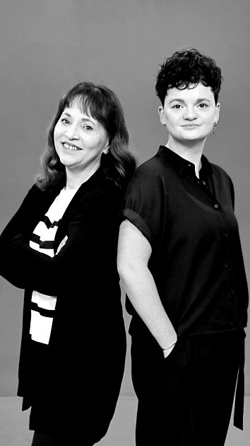 Alena Mihulová (vlevo) s dcerou Karolínou Kachyňovou