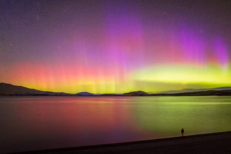 Autor snímku: Larryn Rae; Jezero Tekapo, Nový Zéland