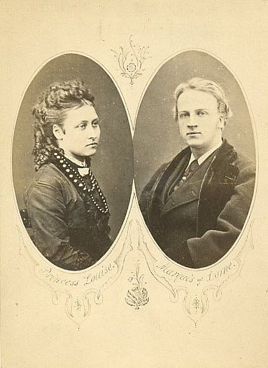 Princezna Luisa Sasko-Koburská a markýz z Lorne na zásnubní fotografii.