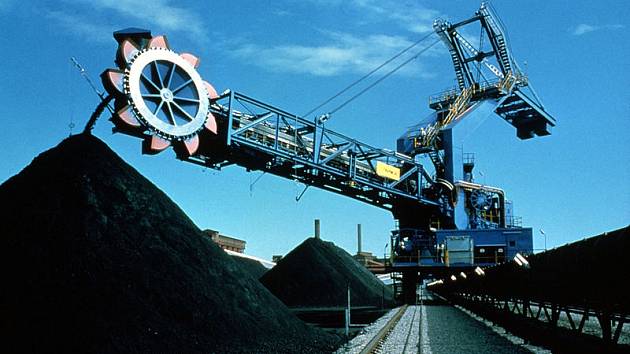 Těžební stroje v při dobývání uhlí