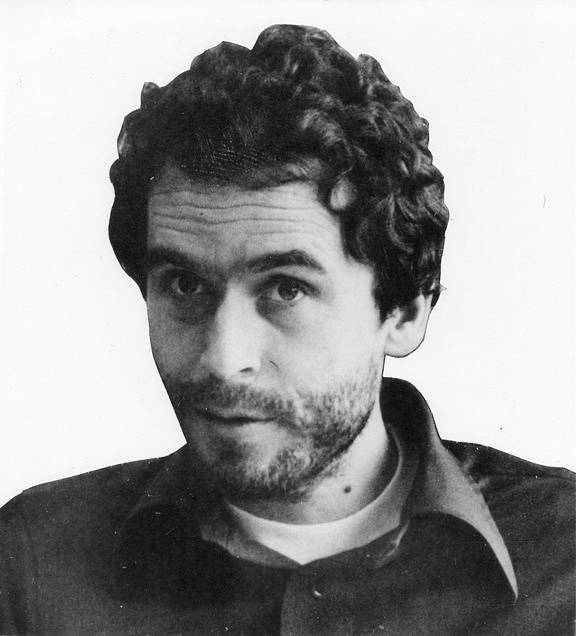 Hledaný muž. Poté, co vrah Ted Bundy v roce 1977 utekl z vězení, FBI v materiálech o hledaných osobách uveřejnila tuto Bundyho fotku.