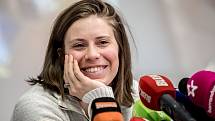 Snowboardistka Eva Samková po příletu z olympijských her v Pchjongčchangu.