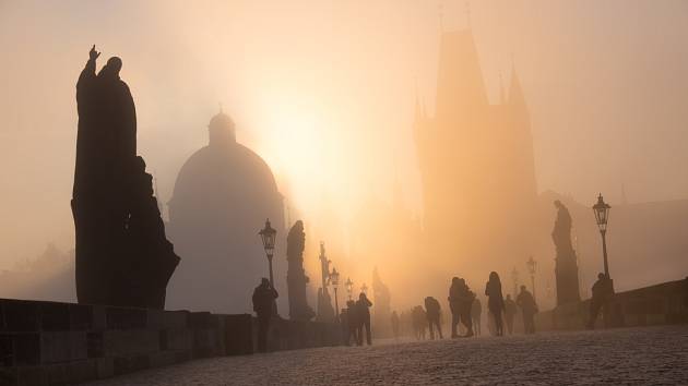 V týdnu Česko čekají ranní mlhy. Přes den bude až 25 stupňů