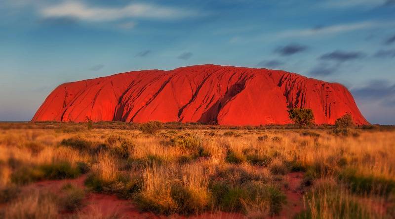 Australská hora Uluru, známá také jako Ayersova skála