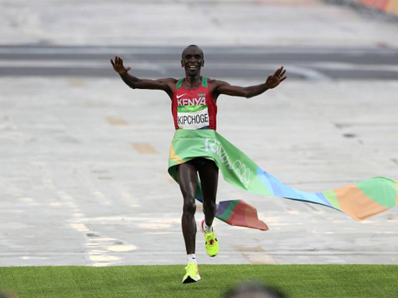 Eliud Kipchoge vyhrál na olympijských hrách v Riu maraton.