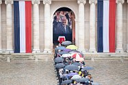 Poslední rozloučení s někdejším francouzským prezidentem Jacquesem Chirakem