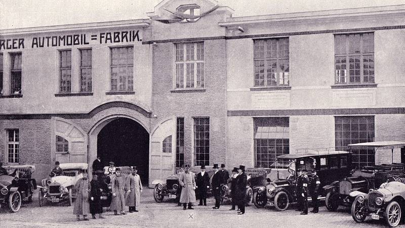 Továrna RAF během návštěvy arcivévody Leopolda