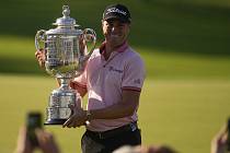 Americký golfista Justin Thomas zvítězil na turnaji kategorie major v Tulse a podruhé v kariéře vyhrál PGA Championship.