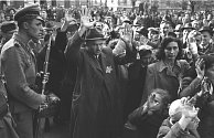Shromažďování maďarských Židů v Budapešti před transporty do Osvětimi