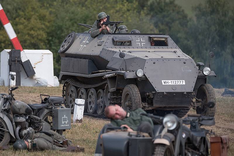 Tisíce návštěvníků přitáhla každoročně v létě do Králík přehlídka historické vojenské techniky Cihelna. Ani letos ale nebude. Poslední dva ročníky zhatil covid, nyní je důvodem vytíženost armády vzhledem k situaci ve světě a závazkům vůči NATO