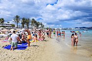 Ibiza je pro turisty rájem, pro obyvatele někdy i peklem.