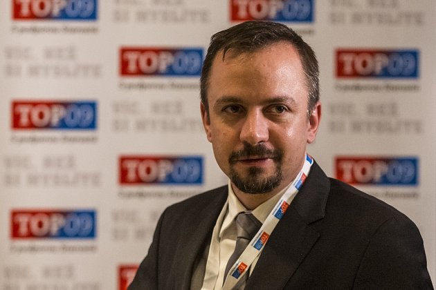 Širší vedení TOP 09 schválilo nominaci Ženíška. Sejde se s ním premiér Fiala