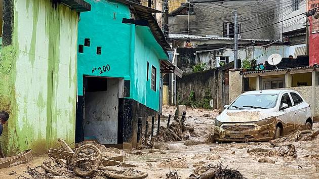 Záplavy v brazilském státu Sao Paulo už si vyžádaly desítky obětí. Mezi mrtvými jsou i děti.