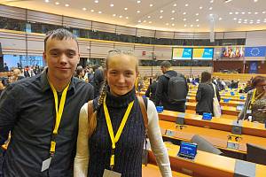 Vítězi loňského ročníku ankety Dítě Česka se stali sedmnáctiletá Ester Anna Soukupová a stejně starý Matěj Strnad