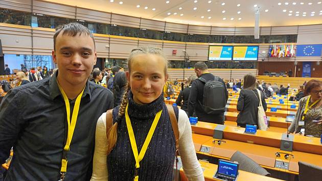 Vítězi loňského ročníku ankety Dítě Česka se stali sedmnáctiletá Ester Anna Soukupová a stejně starý Matěj Strnad