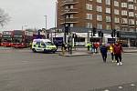 Útočník v londýnském Streatham pobodal několik lidí