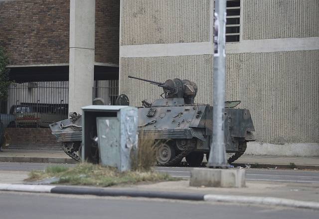 Zimbabwská armáda převzala kontrolu nad hlavním městem