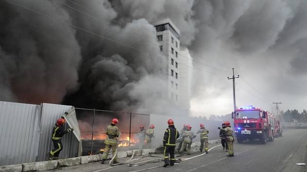Hořící budova v Kyjevě, ilustrační foto